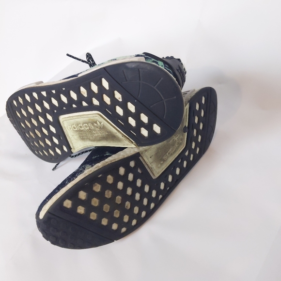 🌿ADIDAS NMDR1 SNEAKERS🌿 - Picture 6 of 9